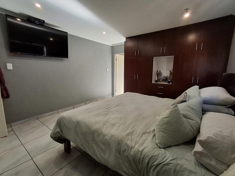 3 Bedroom Property for Sale in Duyker Eiland Western Cape